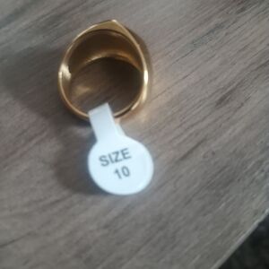 Elegant Gold Women's Ring